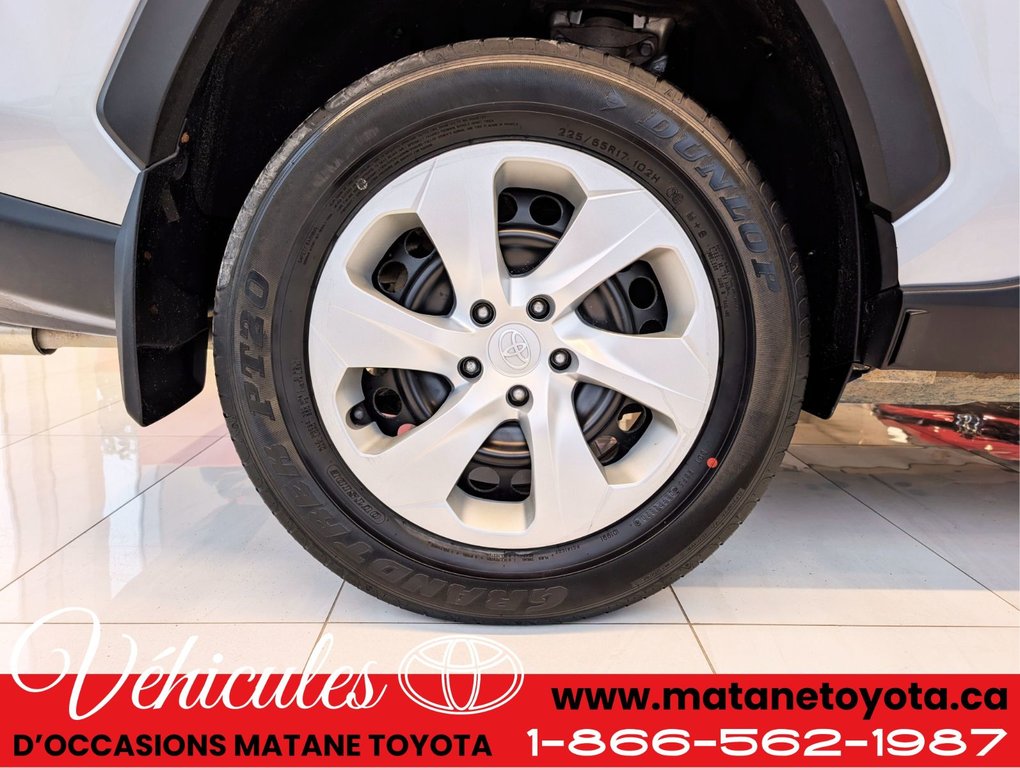Toyota RAV4 LE AWD 2021 à Matane, Québec - 13 - w1024h768px