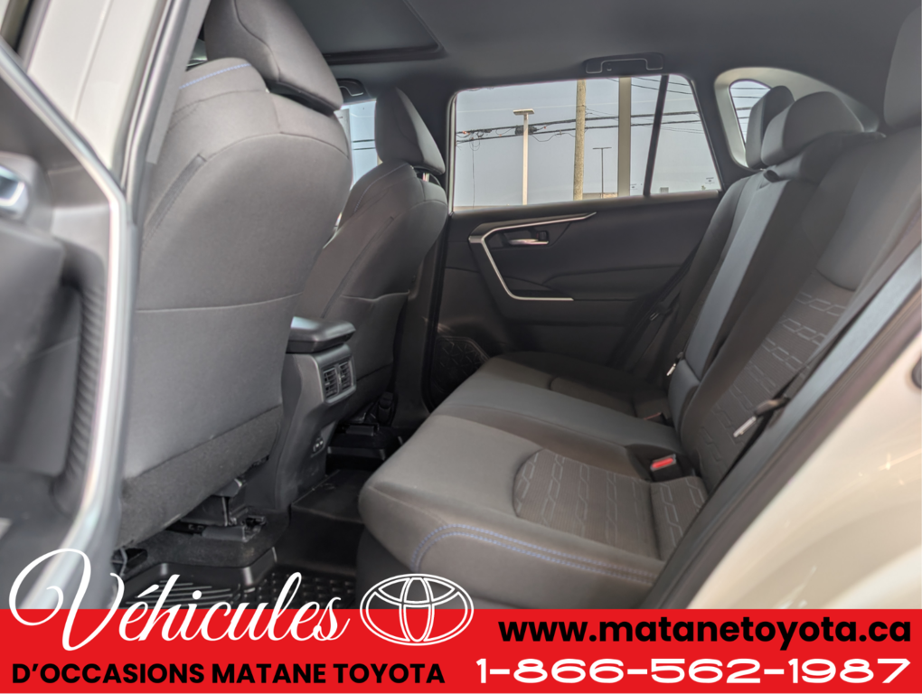 2022 Toyota RAV4 Hybrid SE in Matane, Quebec - 11 - w1024h768px