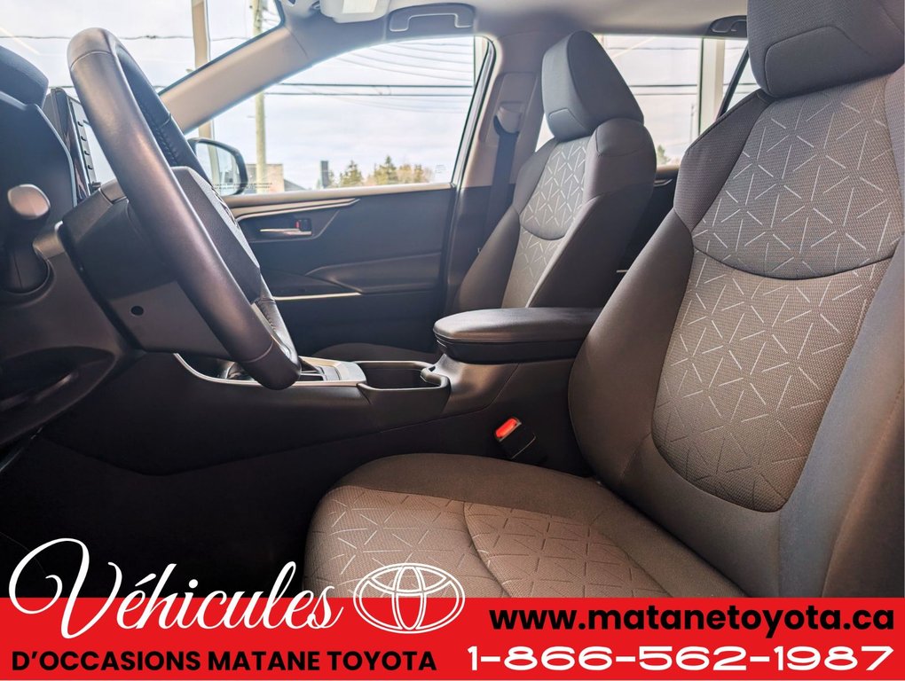 Toyota RAV4 XLE AWD 2022 à Matane, Québec - 8 - w1024h768px