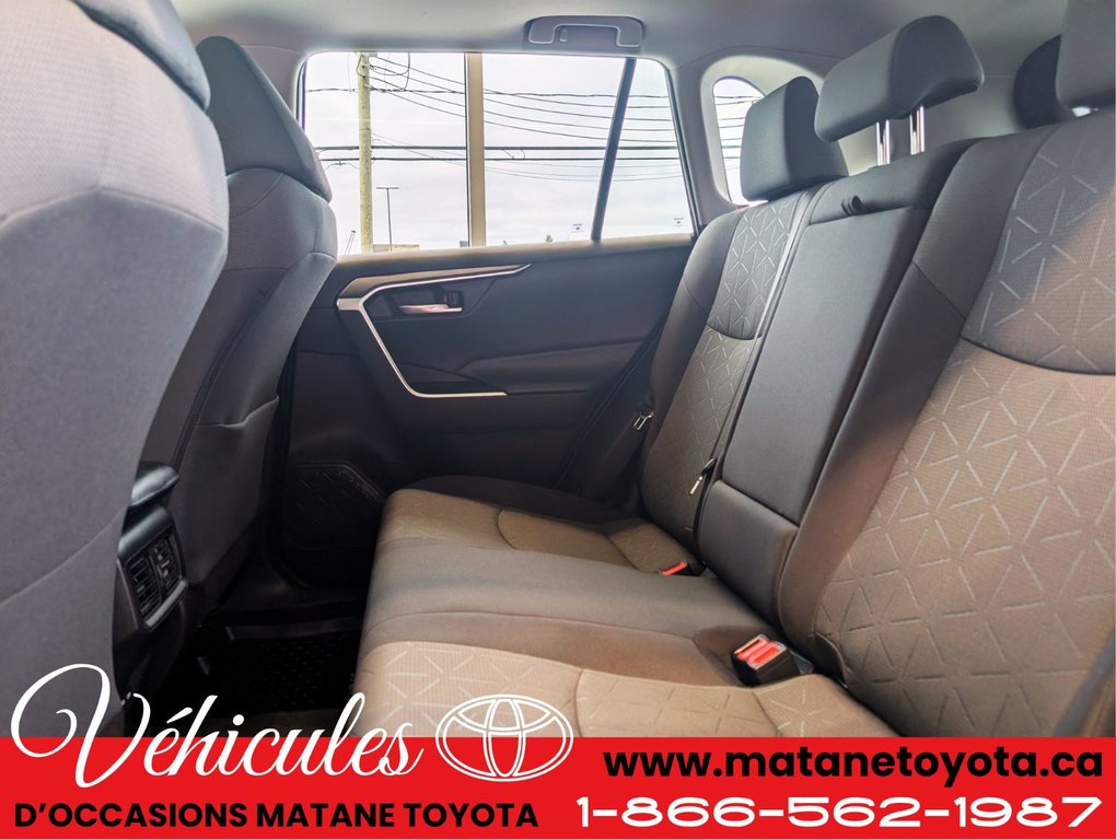 Toyota RAV4 XLE AWD 2022 à Matane, Québec - 12 - w1024h768px