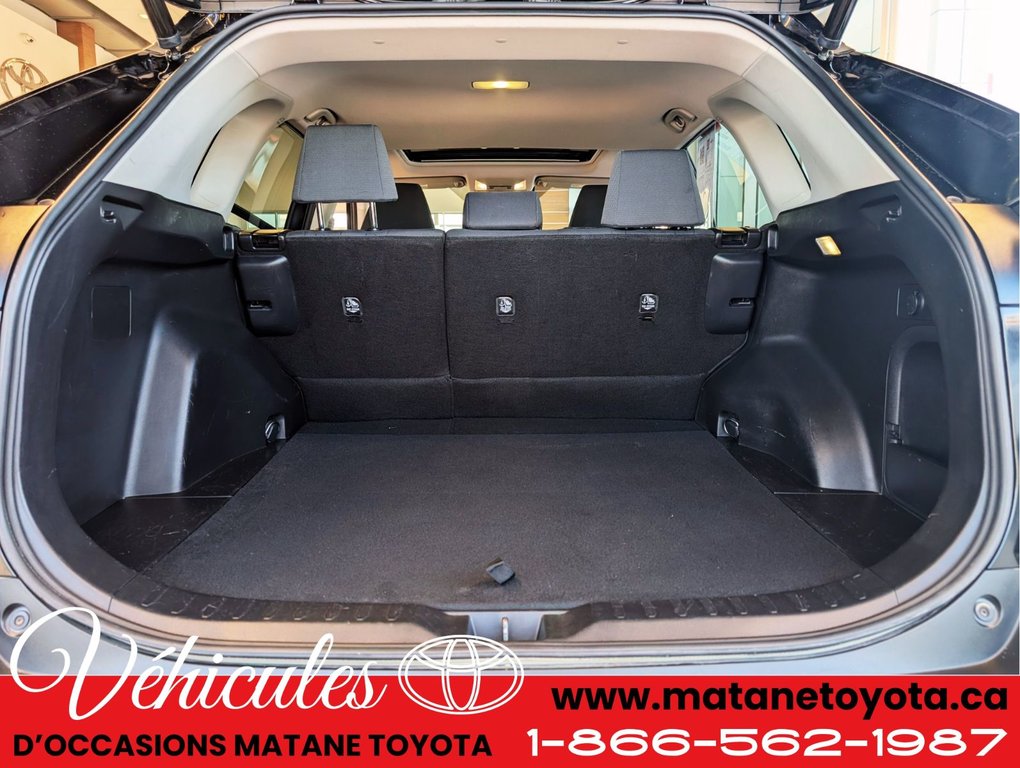 2022 Toyota RAV4 Hybride XLE AWD in Matane, Quebec - 12 - w1024h768px