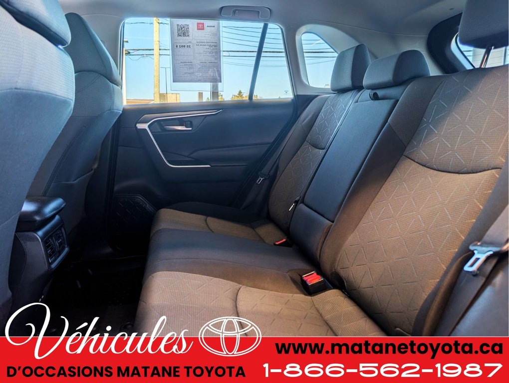 2022 Toyota RAV4 Hybride XLE AWD in Matane, Quebec - 11 - w1024h768px