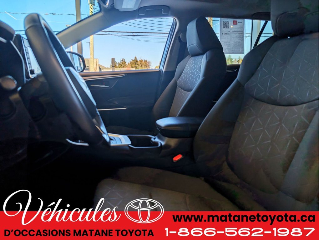2022 Toyota RAV4 Hybride XLE AWD in Matane, Quebec - 7 - w1024h768px