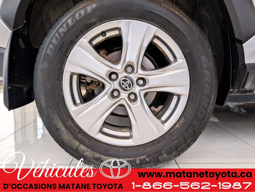 Toyota RAV4 XLE AWD 2023 à Matane, Québec - 13 - w1024h768px