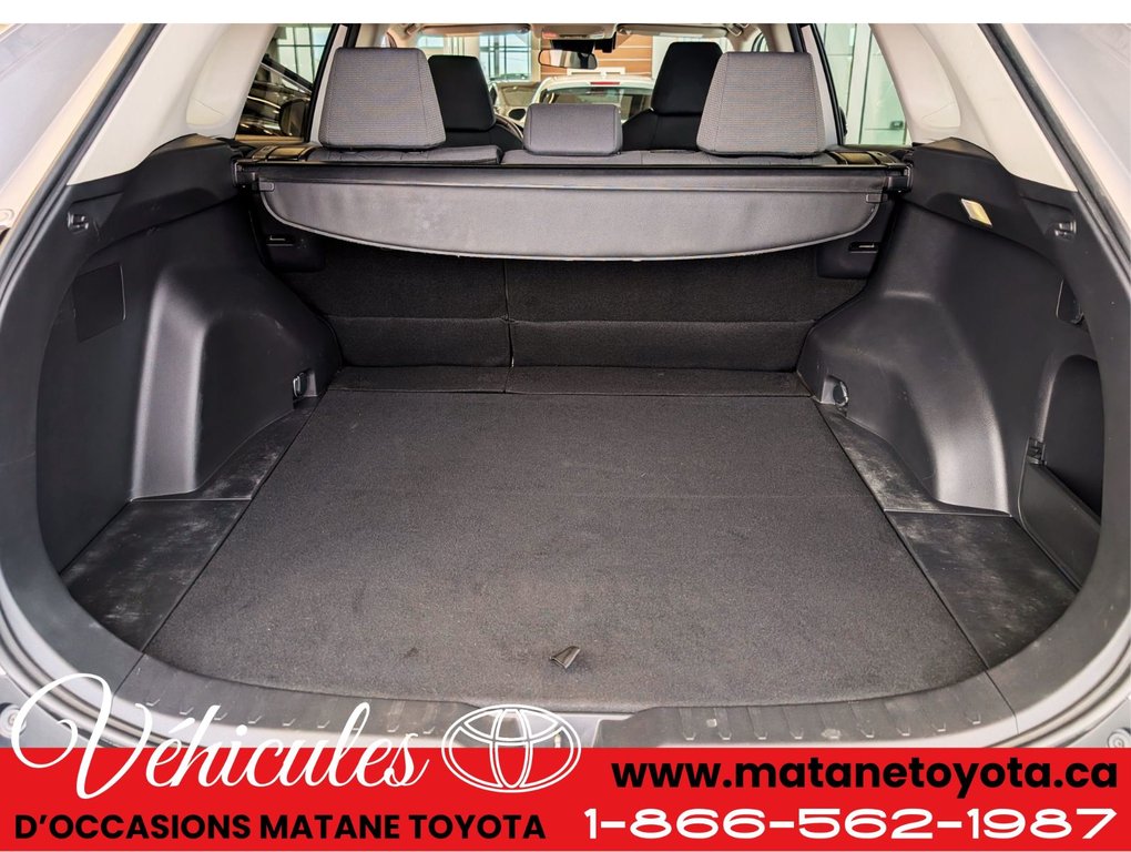 Toyota RAV4 XLE AWD 2023 à Matane, Québec - 12 - w1024h768px