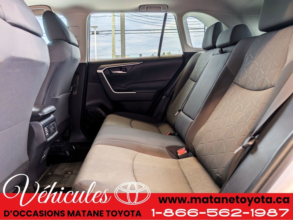 Toyota RAV4 XLE AWD 2023 à Matane, Québec - 11 - w1024h768px