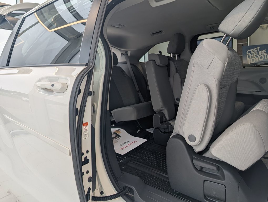 Toyota Sienna LE AWD 8 PLACES 2022 à Matane, Québec - 9 - w1024h768px