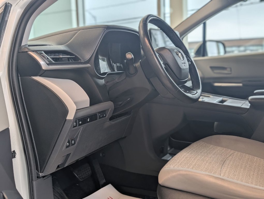 Toyota Sienna LE AWD 8 PLACES 2022 à Matane, Québec - 11 - w1024h768px