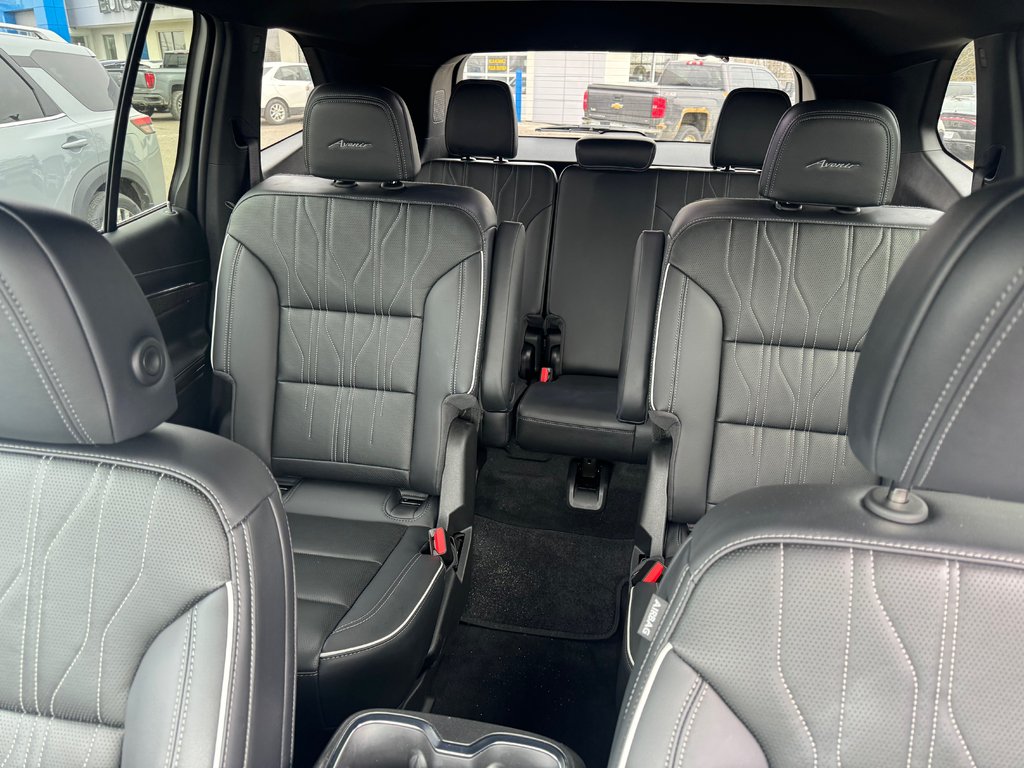 Buick Enclave Avenir AWD  2025 à Sturgeon Falls, Ontario - 10 - w1024h768px