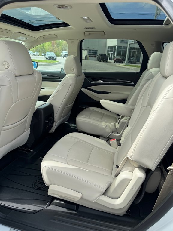 Buick Enclave Premium AWD  2023 à Sturgeon Falls, Ontario - 8 - w1024h768px