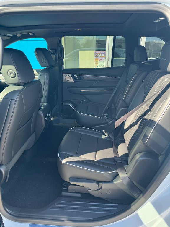 2026 Buick Enclave in Sturgeon Falls, Ontario - 8 - w1024h768px