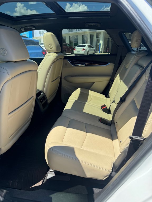 2017 Cadillac XT5Premium Luxury in Sturgeon Falls, Ontario - 8 - w1024h768px
