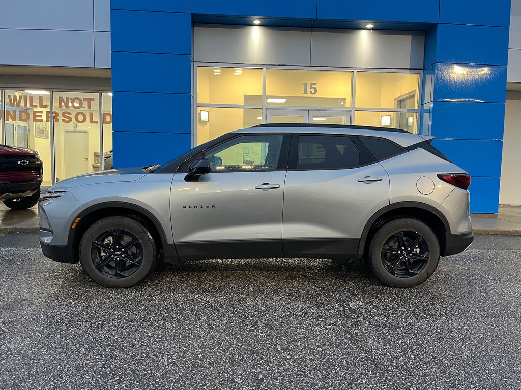 Chevrolet Blazer NON Luxury SUV AWD LT  2025 à Sturgeon Falls, Ontario - 2 - w1024h768px