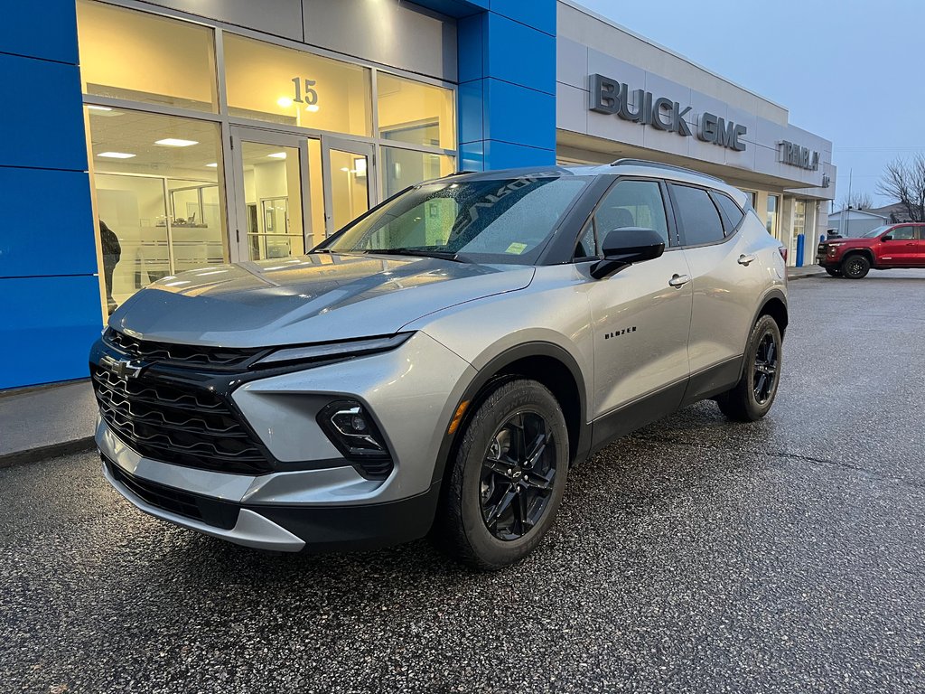 Chevrolet Blazer NON Luxury SUV AWD LT  2025 à Sturgeon Falls, Ontario - 1 - w1024h768px