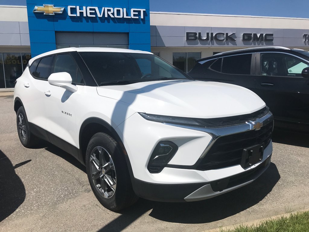 2024 Chevrolet Blazer in Sturgeon Falls, Ontario - 1 - w1024h768px