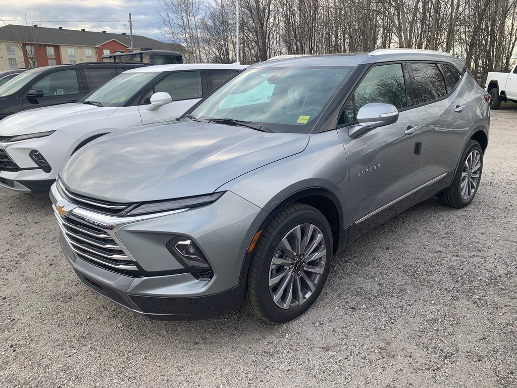 2025 Chevrolet Blazer in Sturgeon Falls, Ontario - 1 - w1024h768px