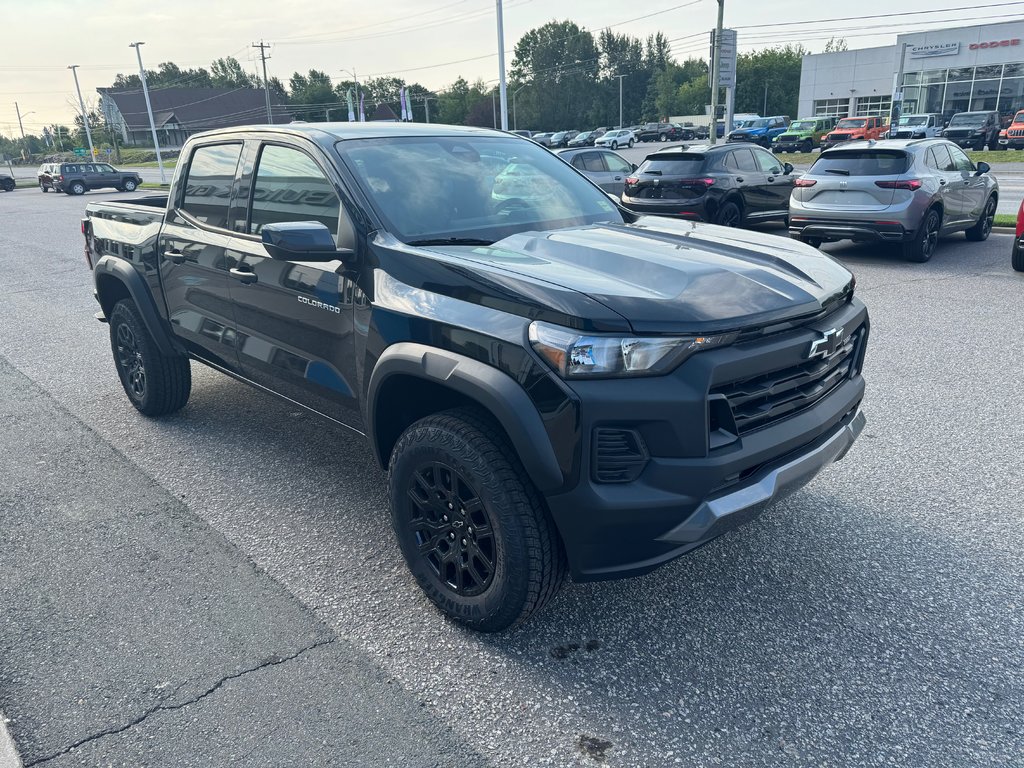 Chevrolet Colorado Trail Boss Crew 4WD  2025 à Sturgeon Falls, Ontario - 6 - w1024h768px