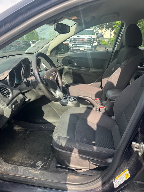 2014 Chevrolet Cruze in Sturgeon Falls, Ontario - 9 - w1024h768px