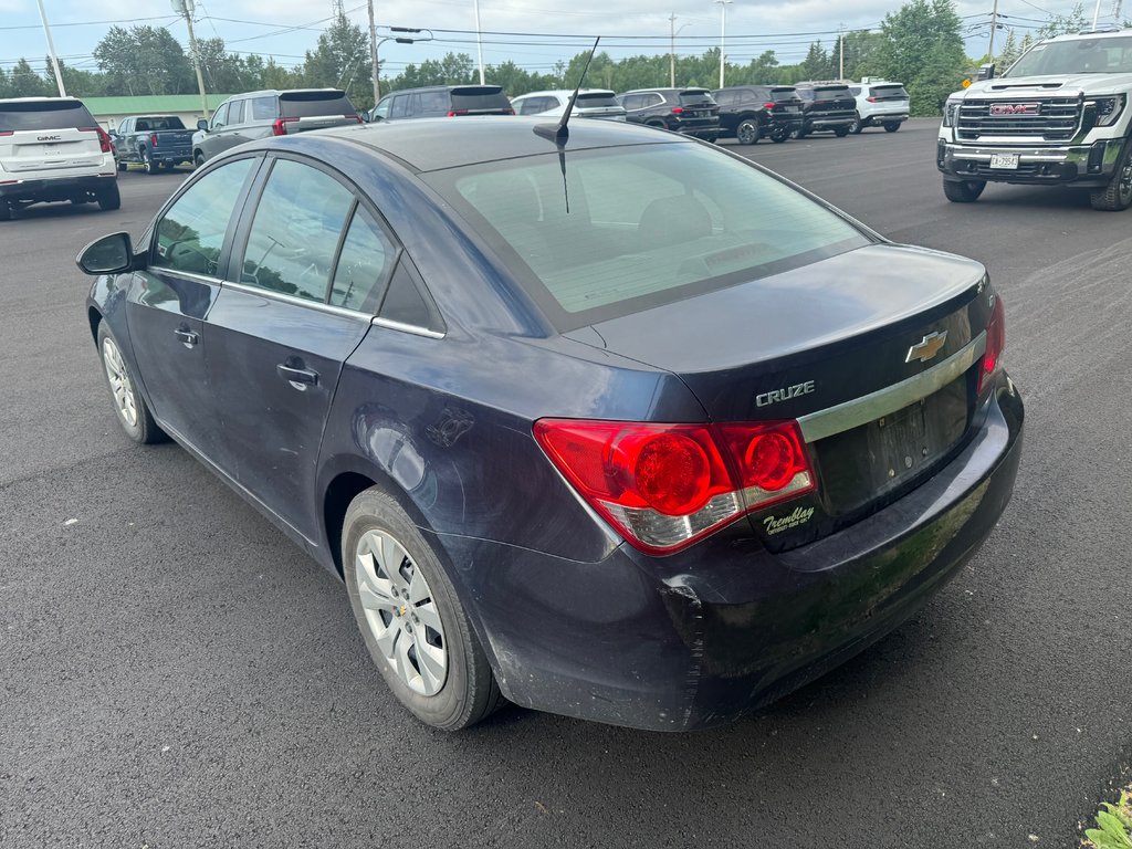 2014 Chevrolet Cruze in Sturgeon Falls, Ontario - 2 - w1024h768px