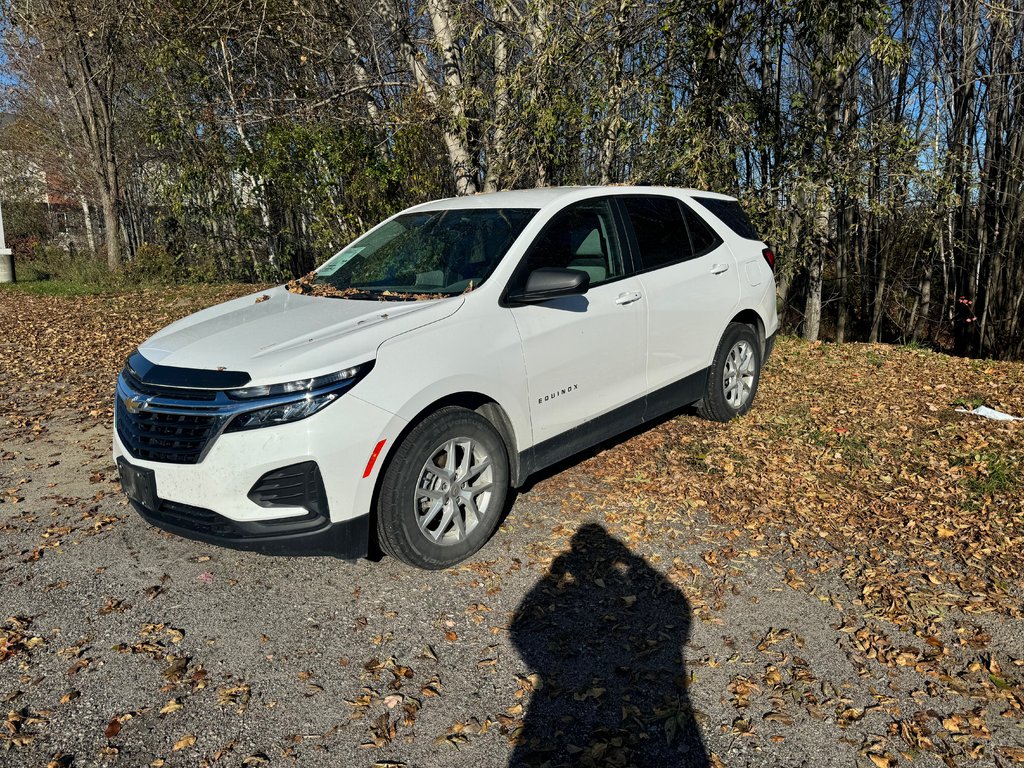 Chevrolet Equinox LS 1.5T FWD  2024 à Sturgeon Falls, Ontario - 1 - w1024h768px