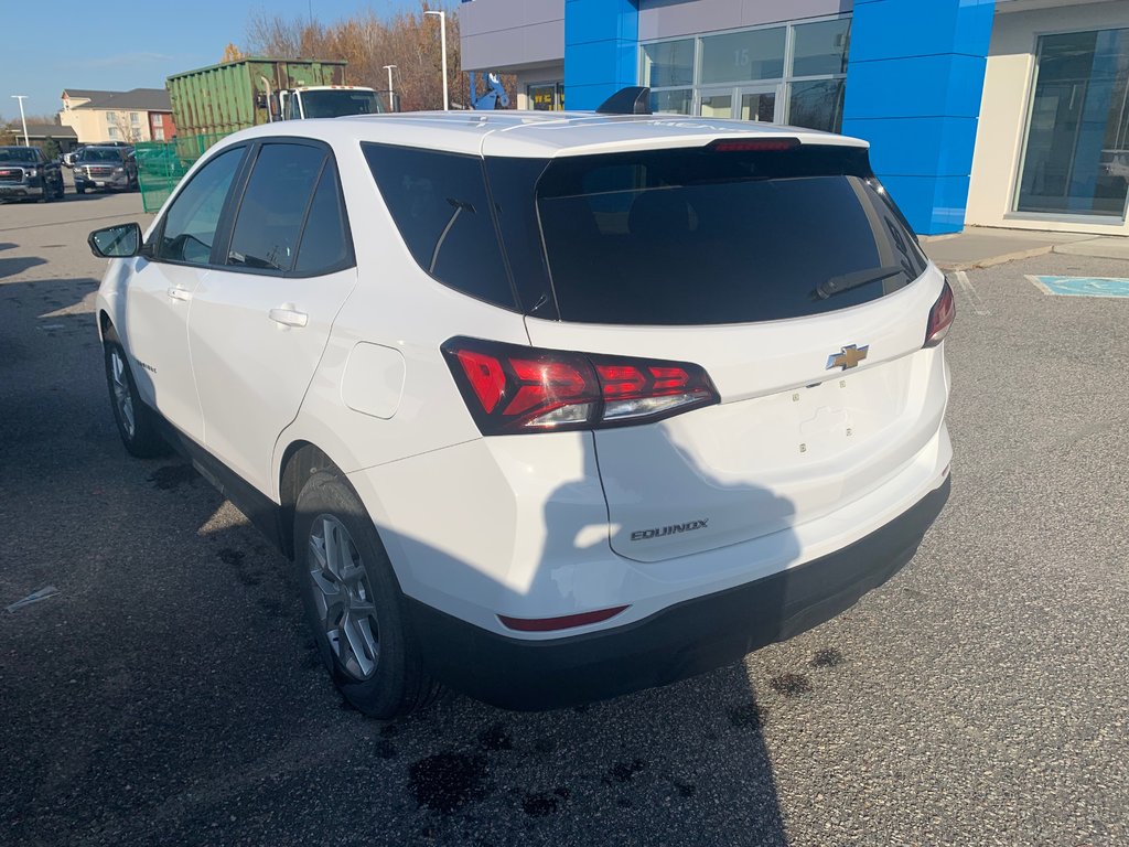 Chevrolet EQUINOX LS FWD  2022 à Sturgeon Falls, Ontario - 2 - w1024h768px