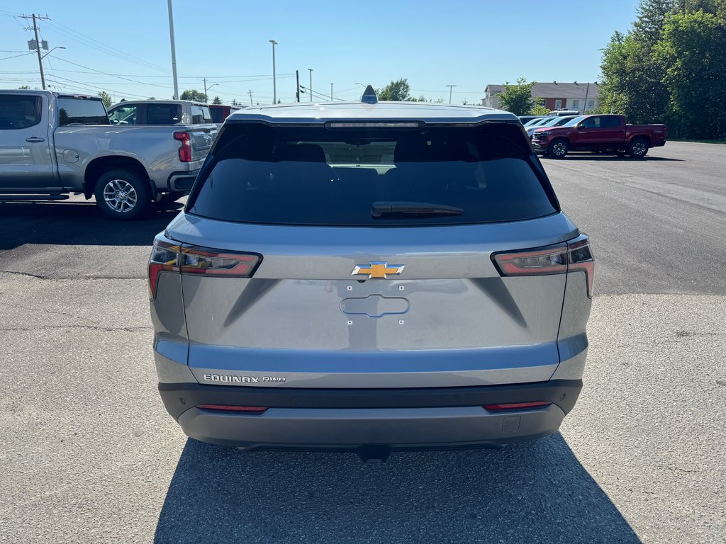 2027 Chevrolet Equinox in Sturgeon Falls, Ontario - 4 - w1024h768px
