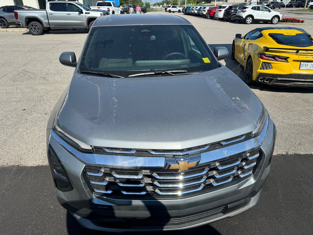2027 Chevrolet Equinox in Sturgeon Falls, Ontario - 8 - w1024h768px