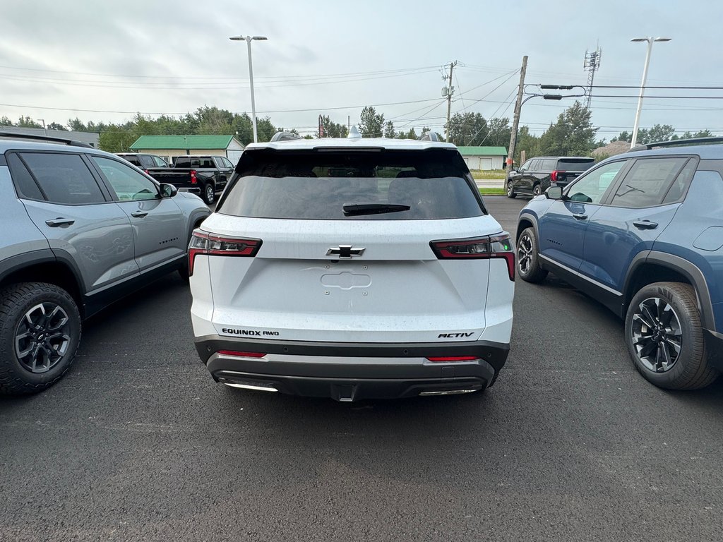 2027 Chevrolet Equinox in Sturgeon Falls, Ontario - 3 - w1024h768px