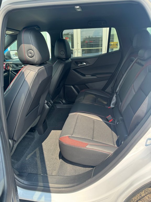 2027 Chevrolet Equinox in Sturgeon Falls, Ontario - 8 - w1024h768px