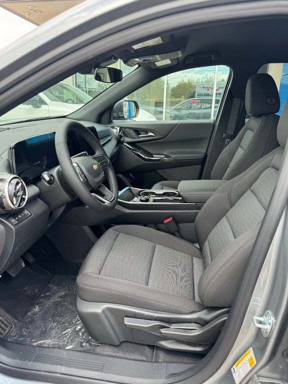 2027 Chevrolet Equinox in Sturgeon Falls, Ontario - 10 - w1024h768px