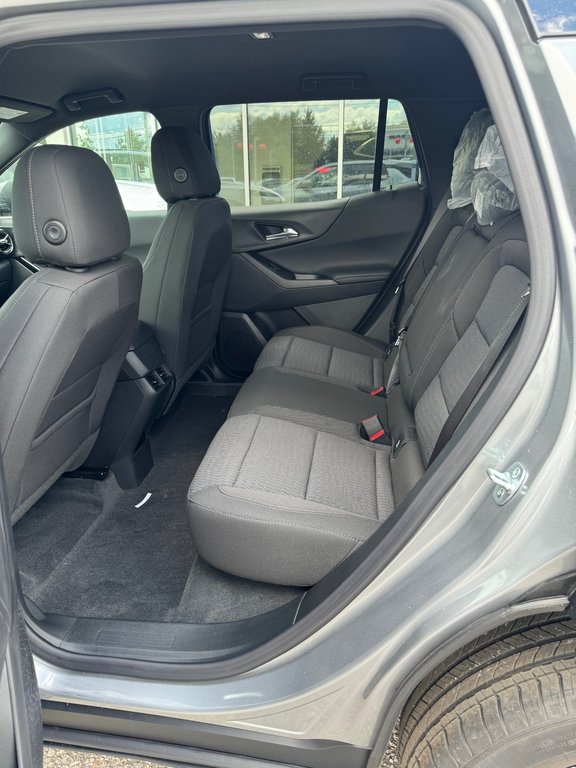2027 Chevrolet Equinox in Sturgeon Falls, Ontario - 8 - w1024h768px