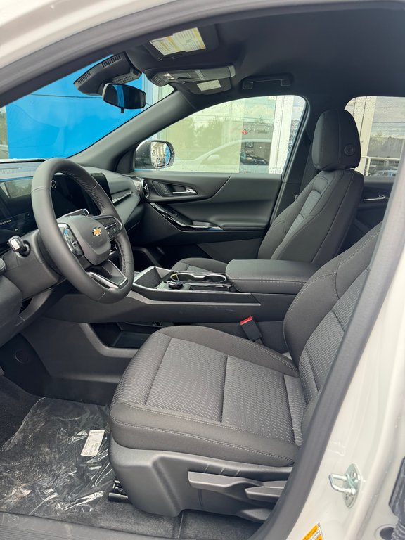 2027 Chevrolet Equinox in Sturgeon Falls, Ontario - 10 - w1024h768px