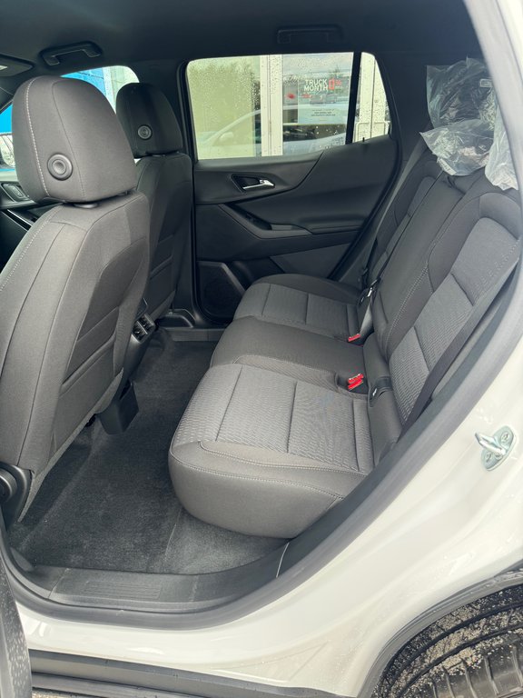 2027 Chevrolet Equinox in Sturgeon Falls, Ontario - 8 - w1024h768px