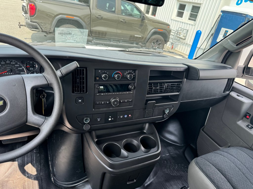Chevrolet Express Cargo 2500  2025 à Sturgeon Falls, Ontario - 10 - w1024h768px