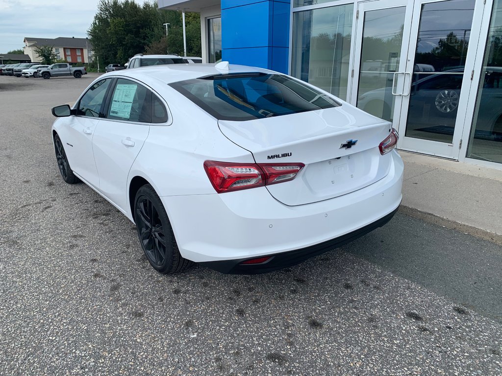 Chevrolet Malibu  2024 à Sturgeon Falls, Ontario - 3 - w1024h768px