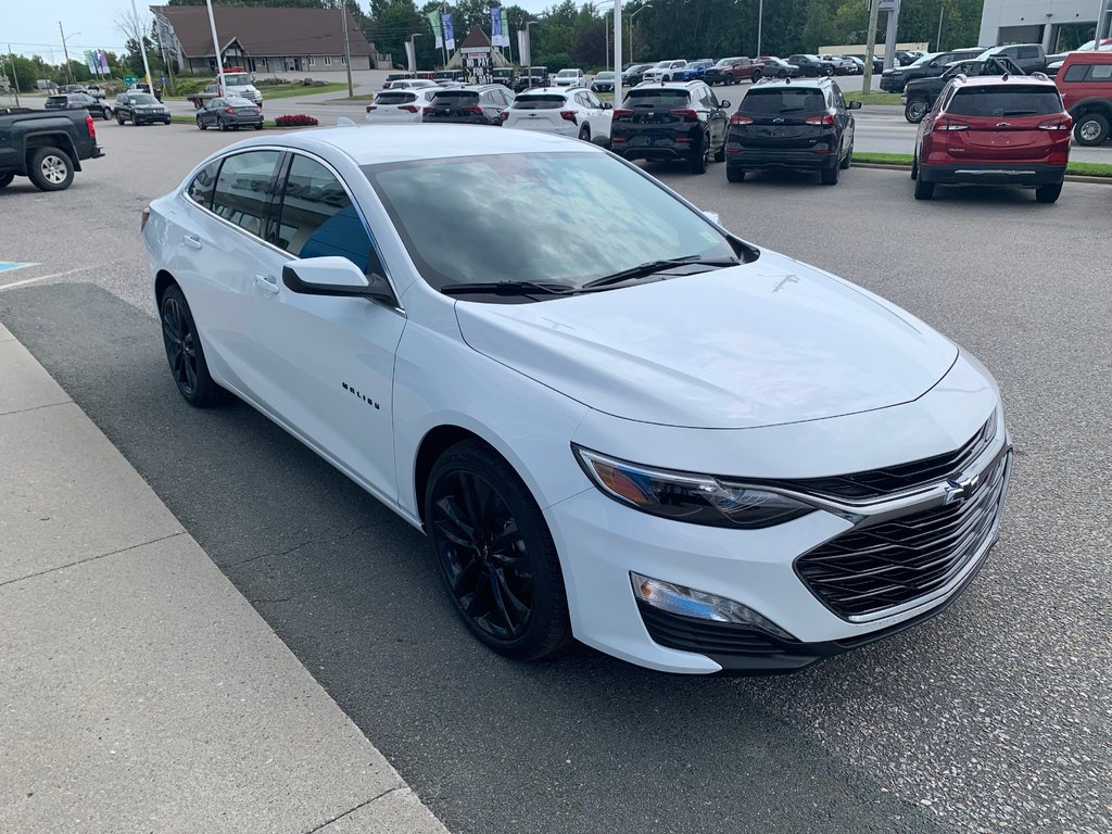 Chevrolet Malibu  2024 à Sturgeon Falls, Ontario - 6 - w1024h768px