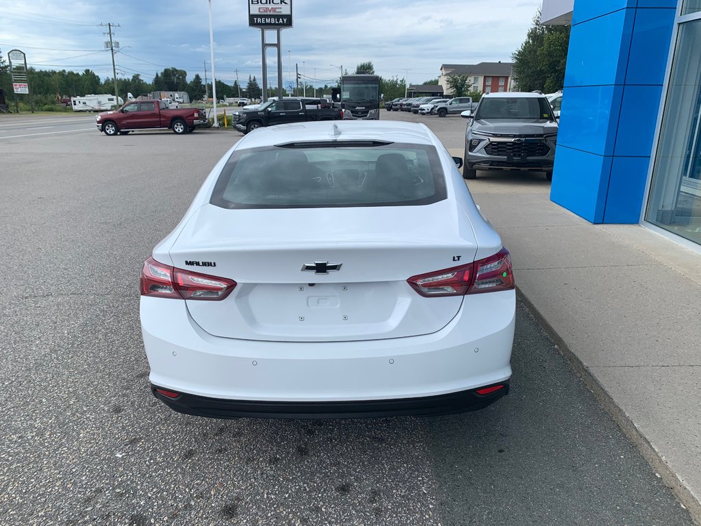 Chevrolet Malibu  2024 à Sturgeon Falls, Ontario - 4 - w1024h768px