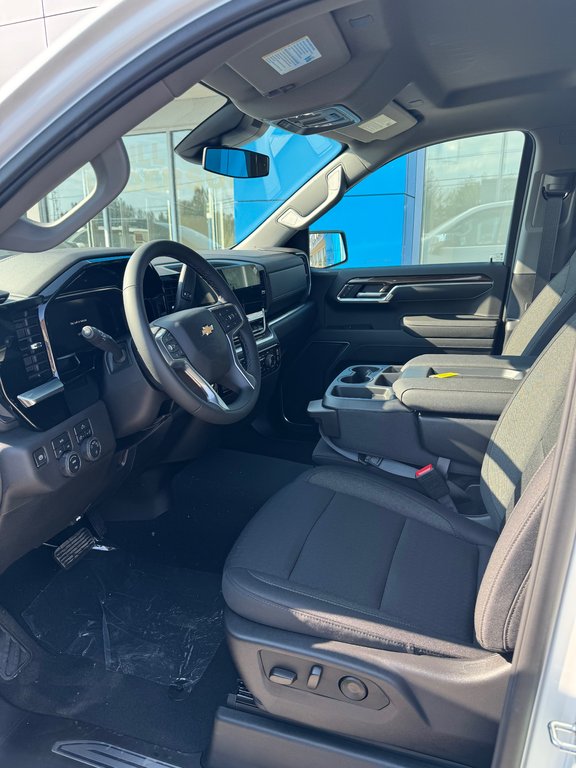 2026 Chevrolet Silverado 1500 Crew LT 4WD in Sturgeon Falls, Ontario - 10 - w1024h768px