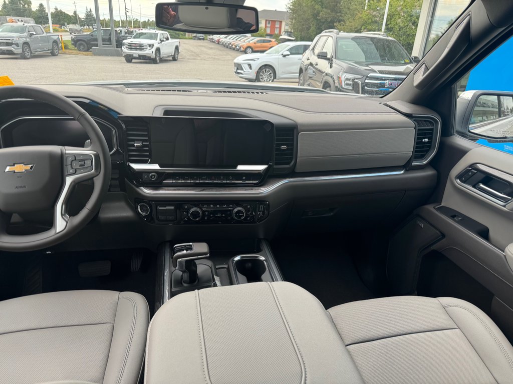 2026 Chevrolet Silverado 1500 Crew LTZ 4WD in Sturgeon Falls, Ontario - 9 - w1024h768px