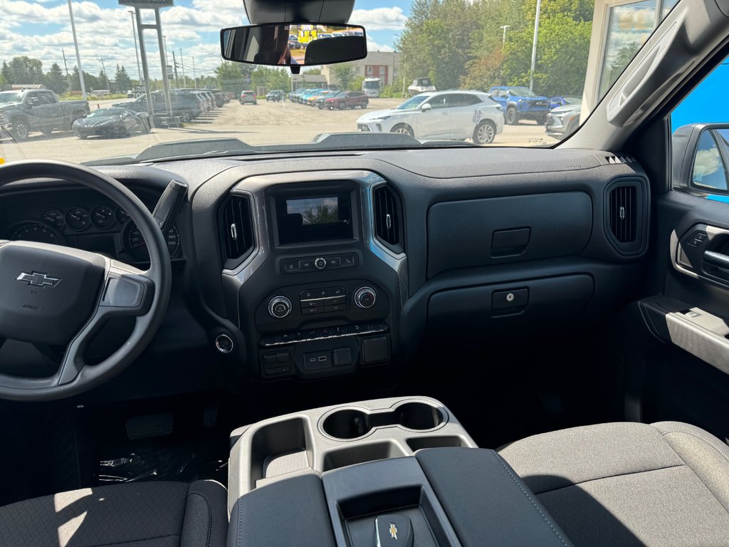 2025 Chevrolet Silverado 1500 Custom TB 4WD in Sturgeon Falls, Ontario - 9 - w1024h768px