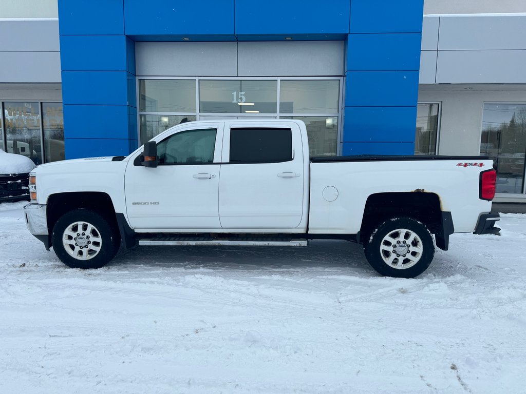 2015 Chevrolet Silverado 1500 in Sturgeon Falls, Ontario - 2 - w1024h768px