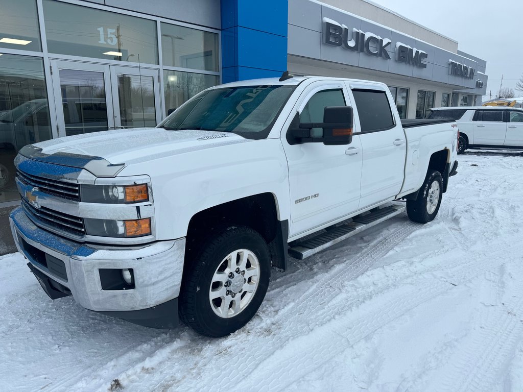 2015 Chevrolet Silverado 1500 in Sturgeon Falls, Ontario - 1 - w1024h768px