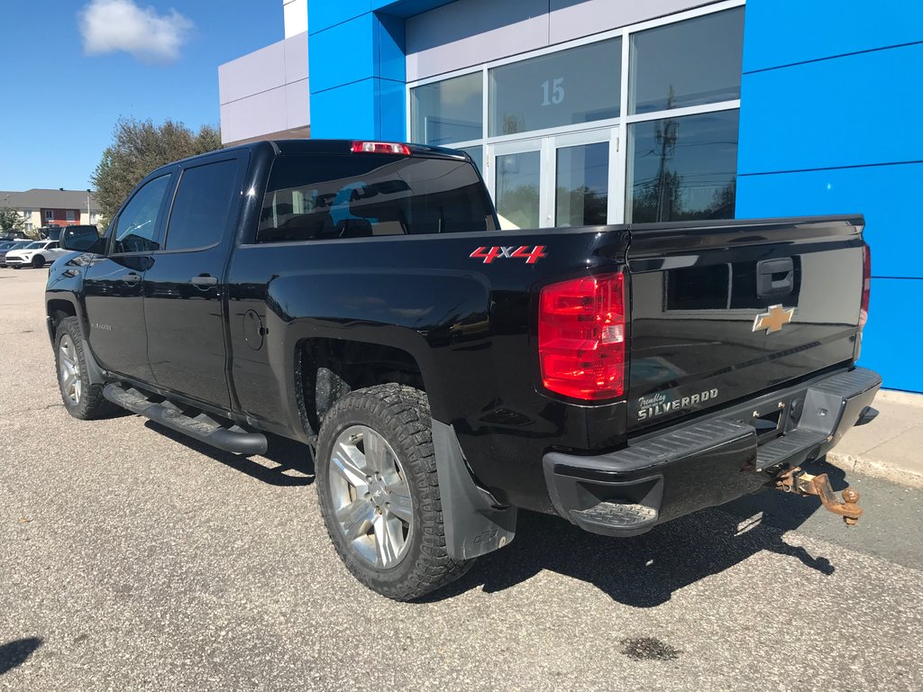 Chevrolet Silverado 1500  2018 à Sturgeon Falls, Ontario - 3 - w1024h768px