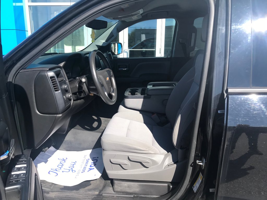 Chevrolet Silverado 1500  2018 à Sturgeon Falls, Ontario - 4 - w1024h768px