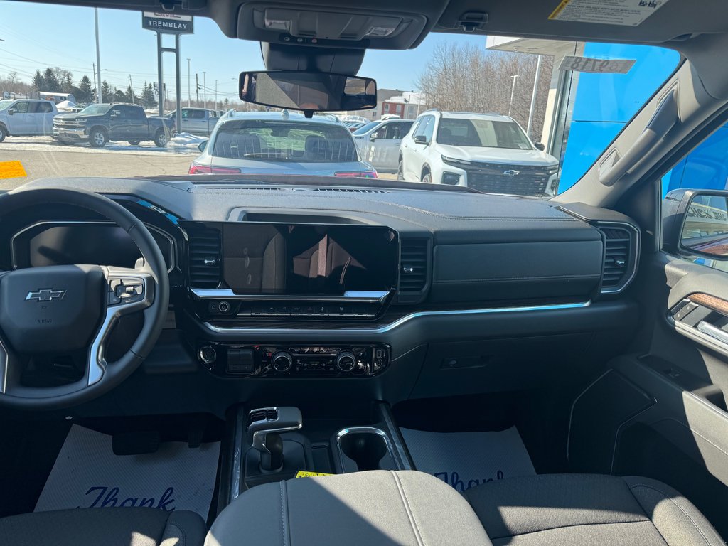 Chevrolet Silverado 1500  2026 à Sturgeon Falls, Ontario - 9 - w1024h768px