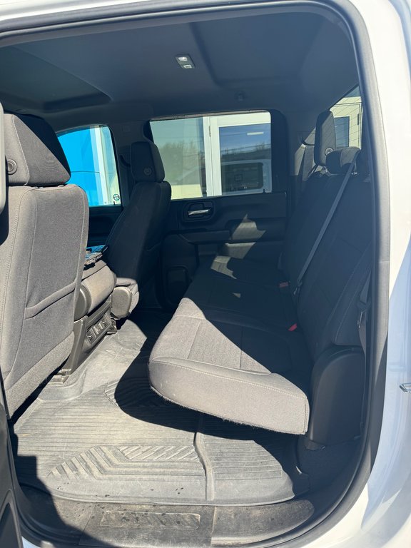 2022 Chevrolet Silverado 2500 4WD Crew CAB in Sturgeon Falls, Ontario - 8 - w1024h768px