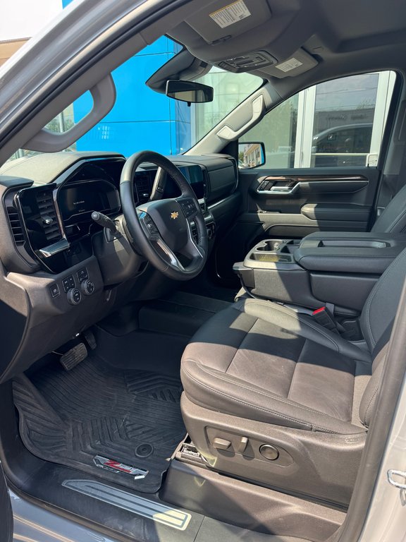Chevrolet Silverado Short BOX Crew CAB 1500 4WD  2024 à Sturgeon Falls, Ontario - 10 - w1024h768px