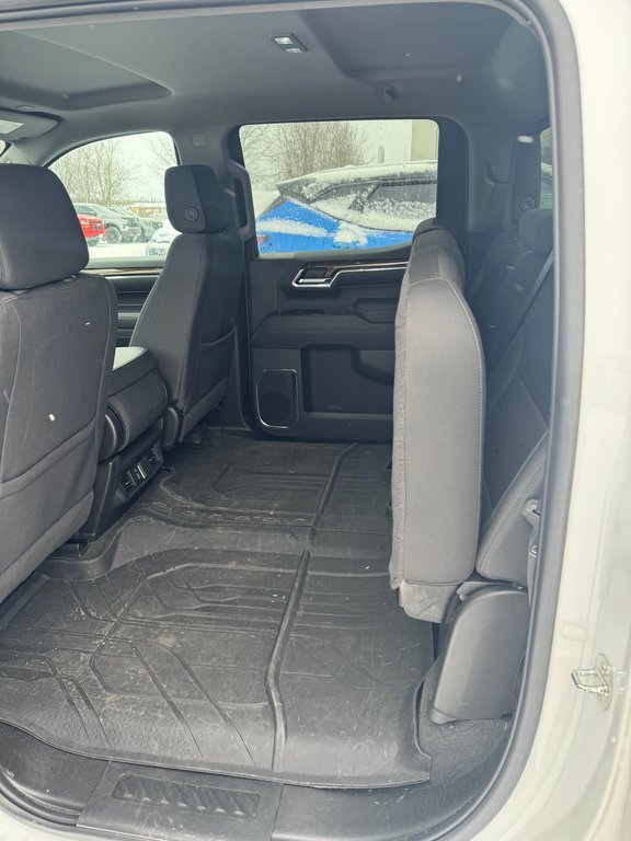 2024 Chevrolet Silverado Short BOX Crew CAB 1500 4WD in Sturgeon Falls, Ontario - 8 - w1024h768px