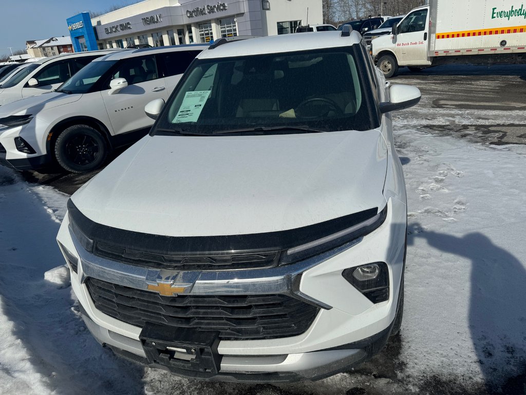 Chevrolet Trailblazer FWD LT  2024 à Sturgeon Falls, Ontario - 2 - w1024h768px