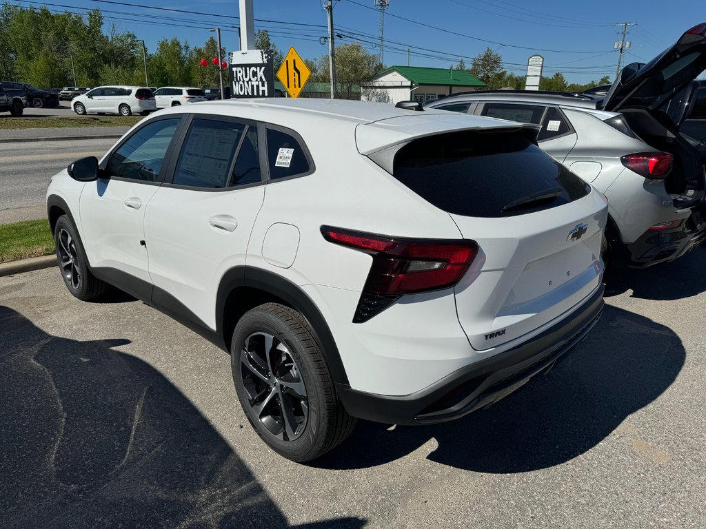 2026 Chevrolet Trax in Sturgeon Falls, Ontario - 2 - w1024h768px